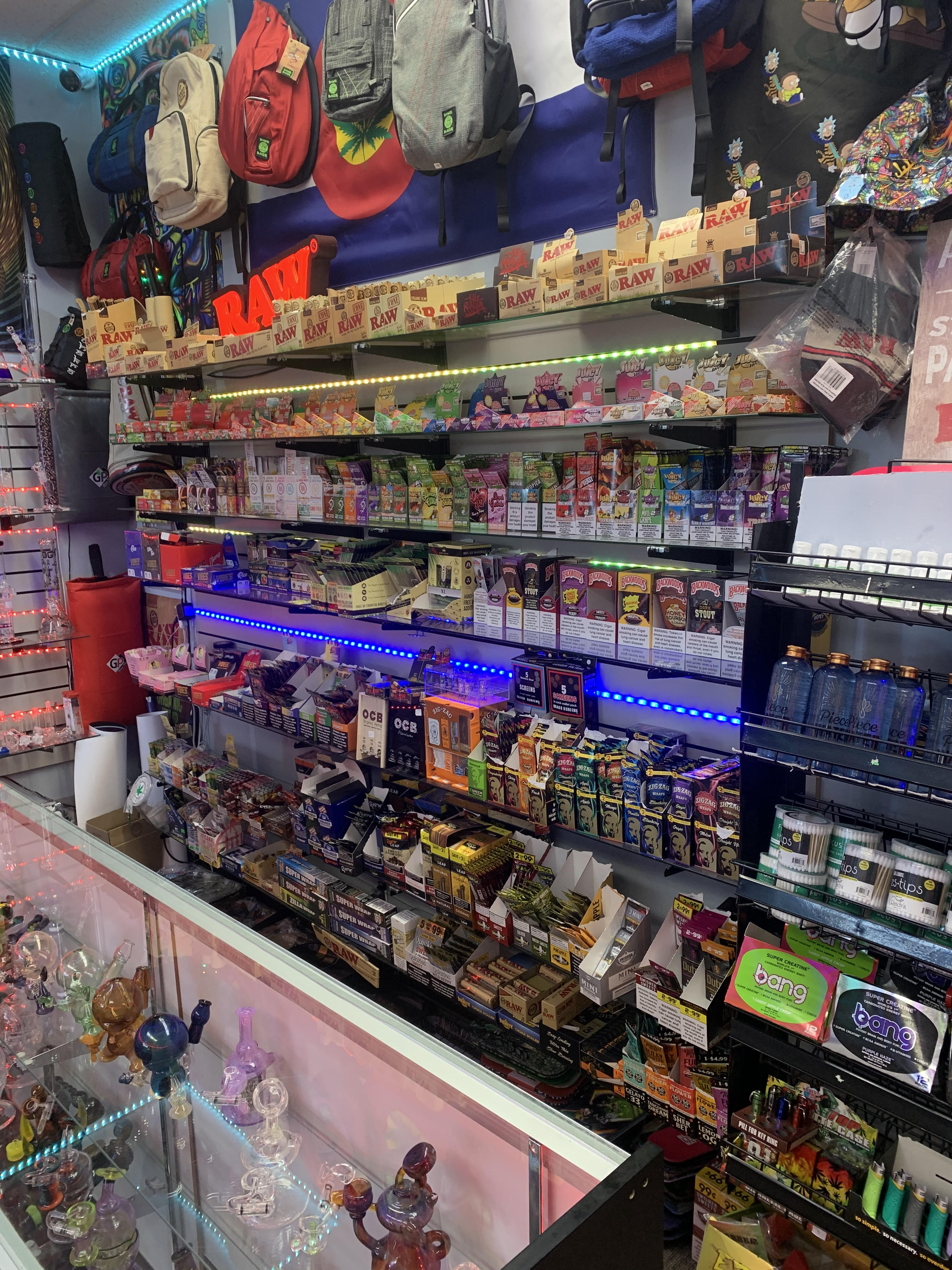 Tokerz Head Shop - Aurora Colorado- Large selection of Papers and Wraps